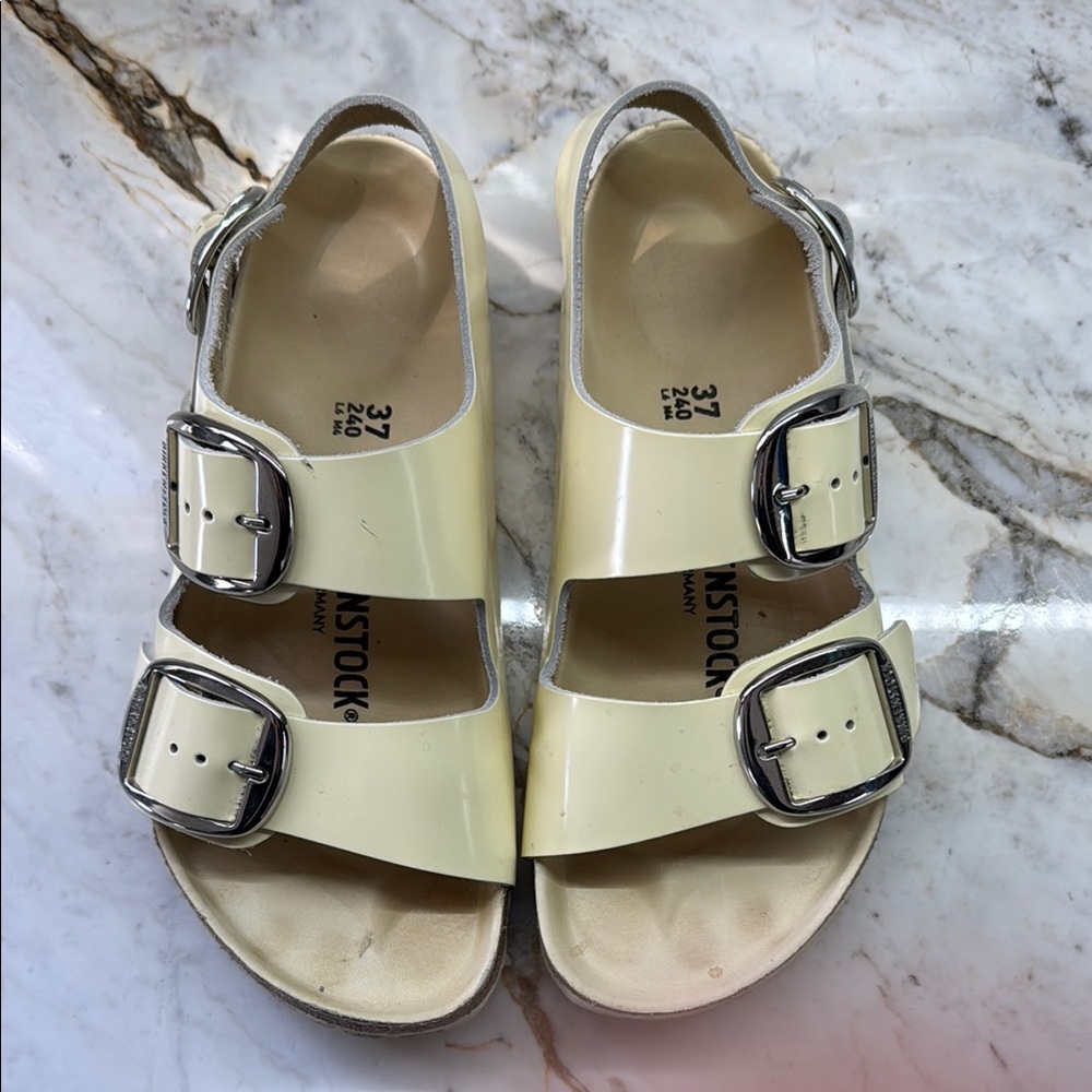 Birkenstock Milano Big Buckle in butter